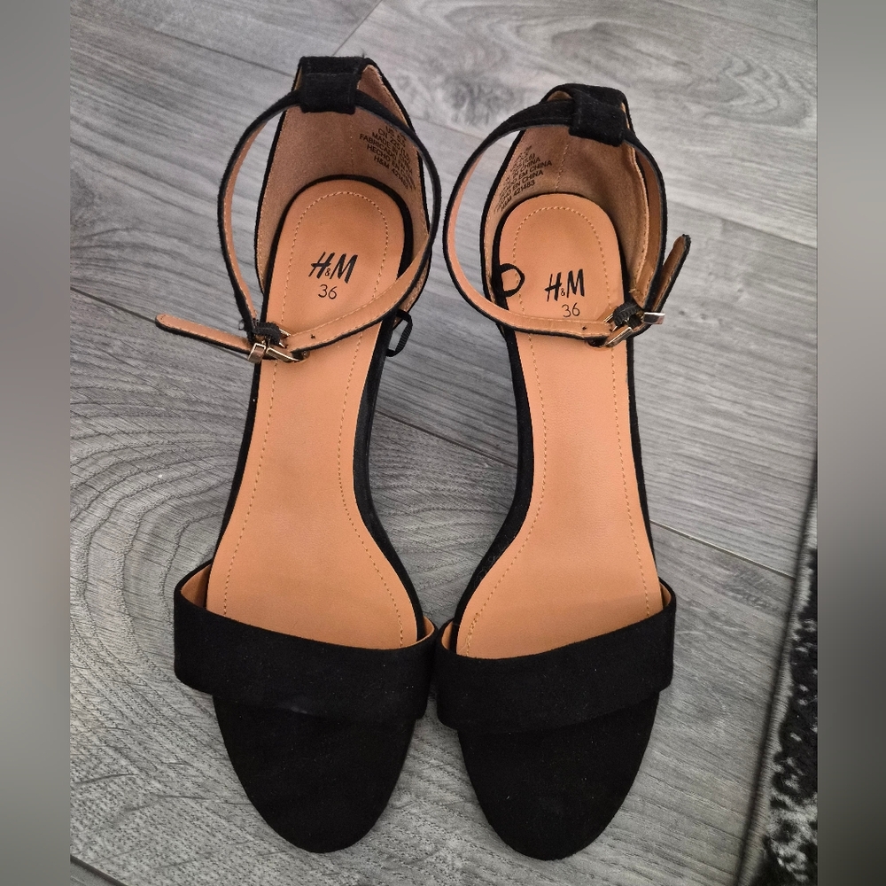 H&M Black ankle strap Sandals